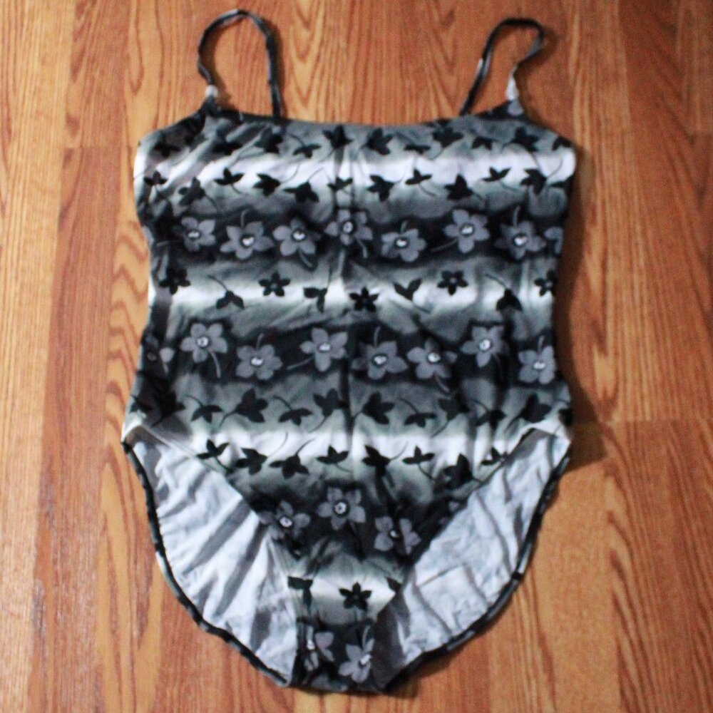 Vintage Sunsteak (by Newport News) Floral Print Swimsuit